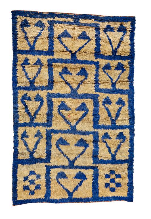 A RUG, a semi-antique Anatolian tülü, probably Konya, ca 218,5 x 140 cm (plus the ends have 7 and 4 cm flat weave).