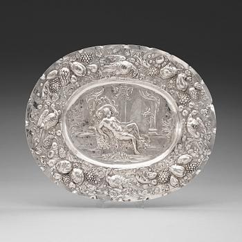 970. A Swedish 17th century silver serving-plate, marks of Wolter Siwers, Norrköping 1694.