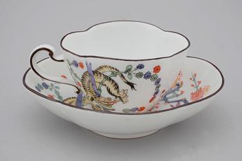 KAFFEKOPPAR MED FAT, 6+2 st. Porslin, Meissen. 1900-tal.