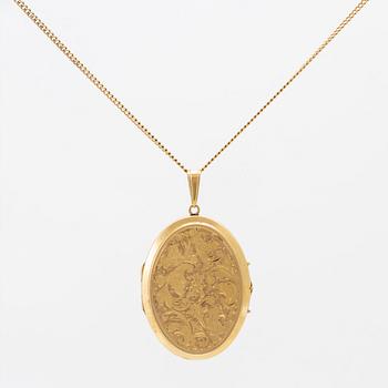 An 19K gold necklace by K & E Carlson Gothenburg 1945.