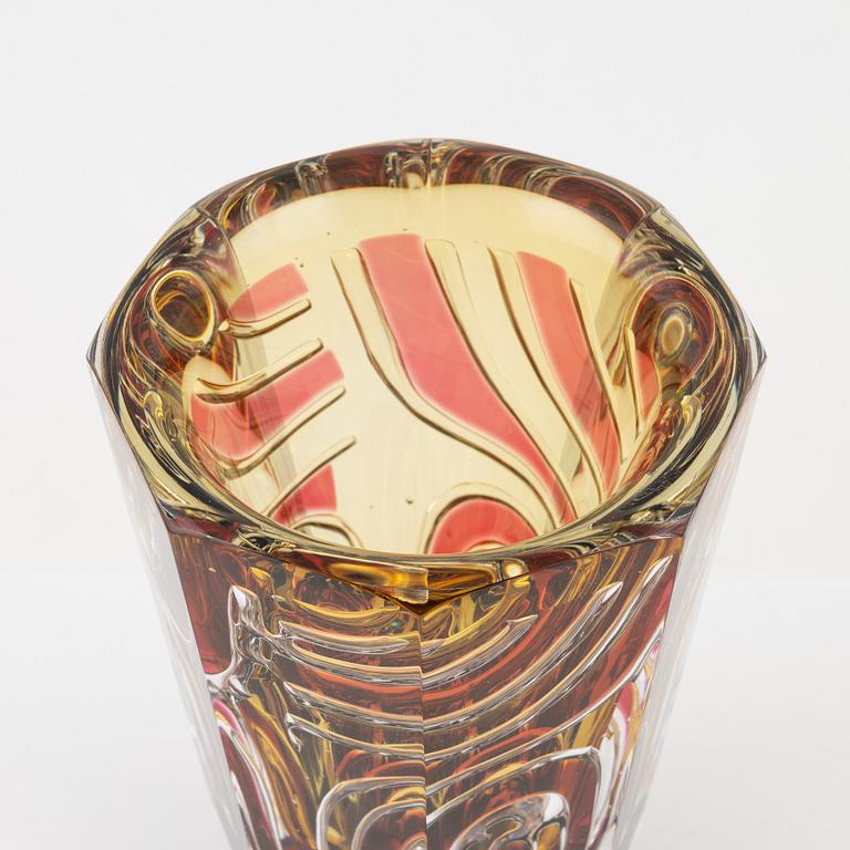 Jan Johansson, a glass vase, 'The Sea III', Orrefors Gallery, 19/40, Sweden 1990.