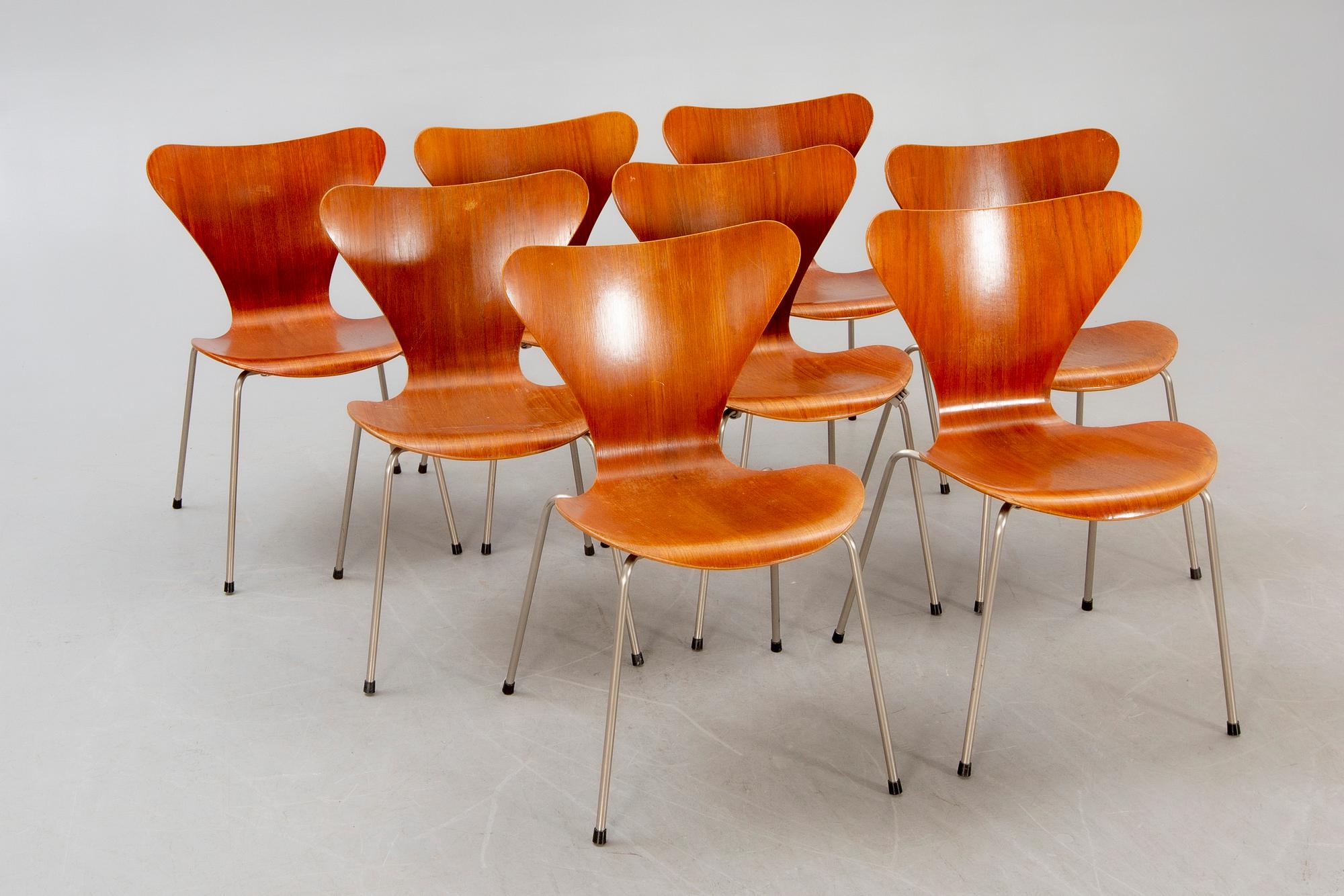 Arne Jacobsen, stolar 8 st "Sjuan" för Fritz Hansen Danmark 1900-talets andra hälft.