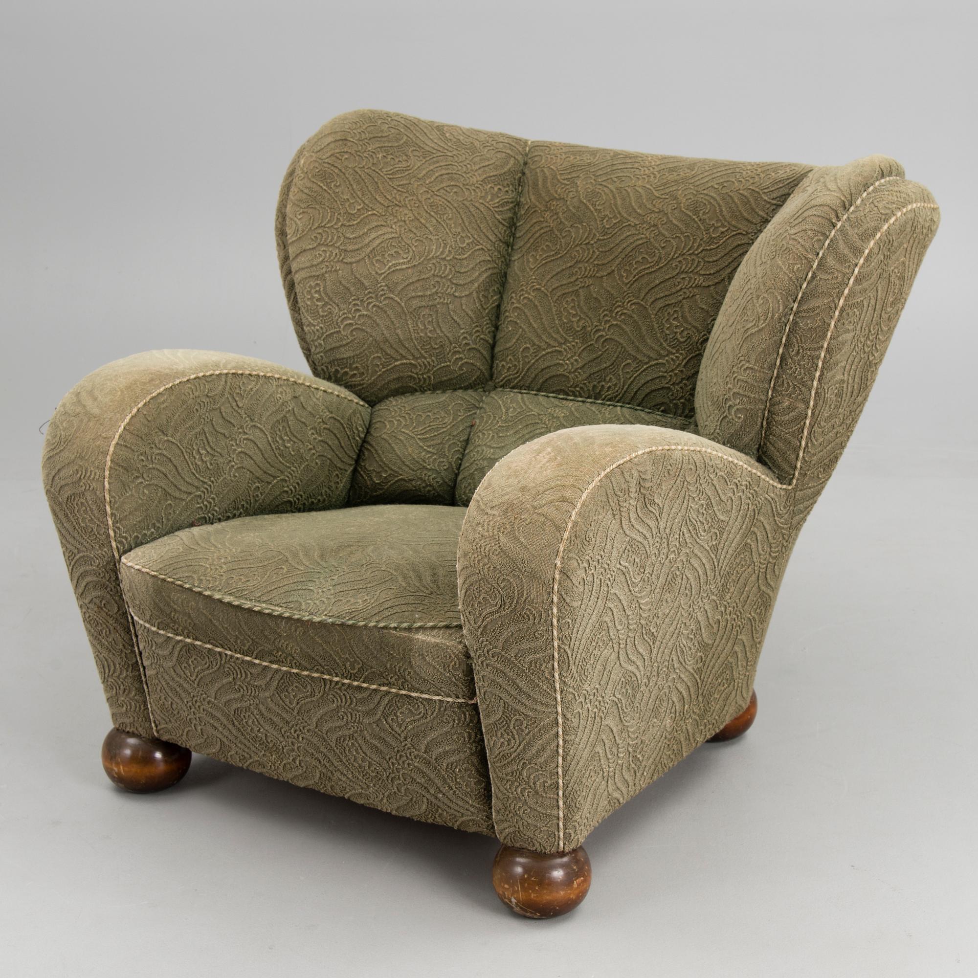 An 'Aulanko-model' armchair designed in 1939.