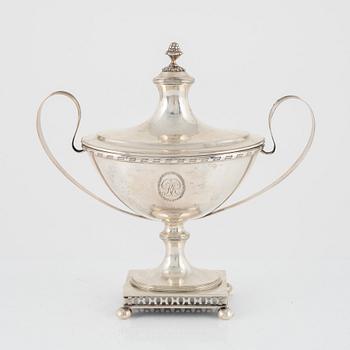 A Swedish Silver Bowl, mark of CG Hallberg, Stockholm 1907.