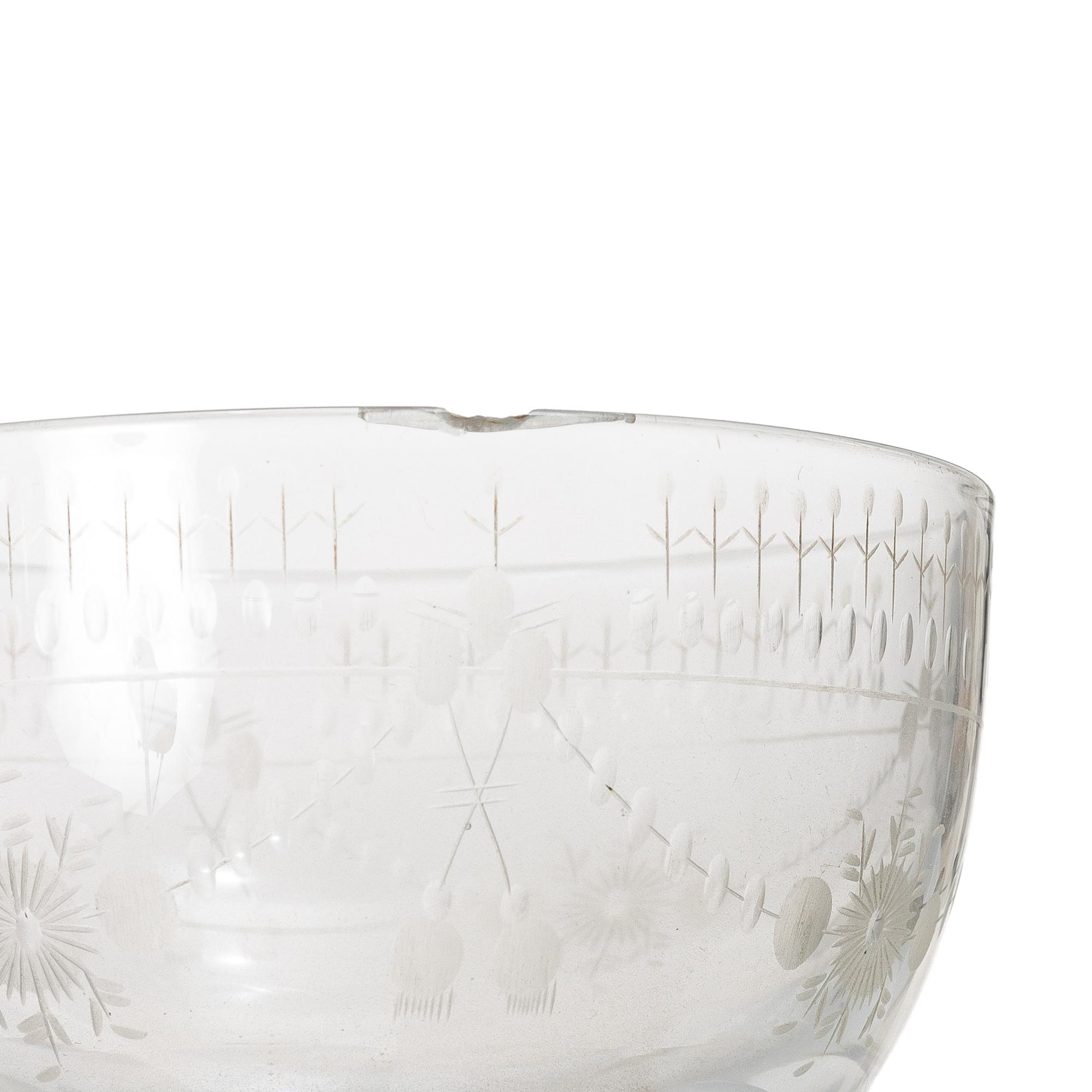 Elis Bergh, A 17 piece glass service, "Flach", by Kosta, first half of 20th century.