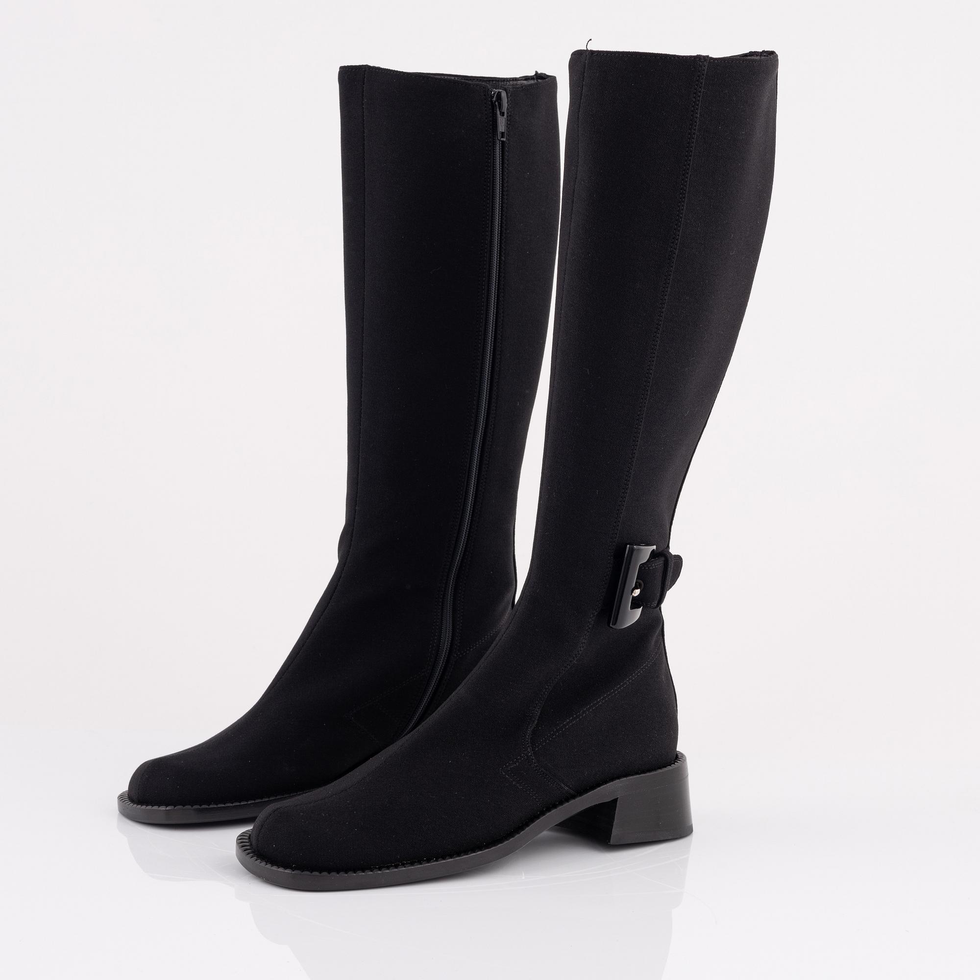 Prada, a pair of black boots, size 37.