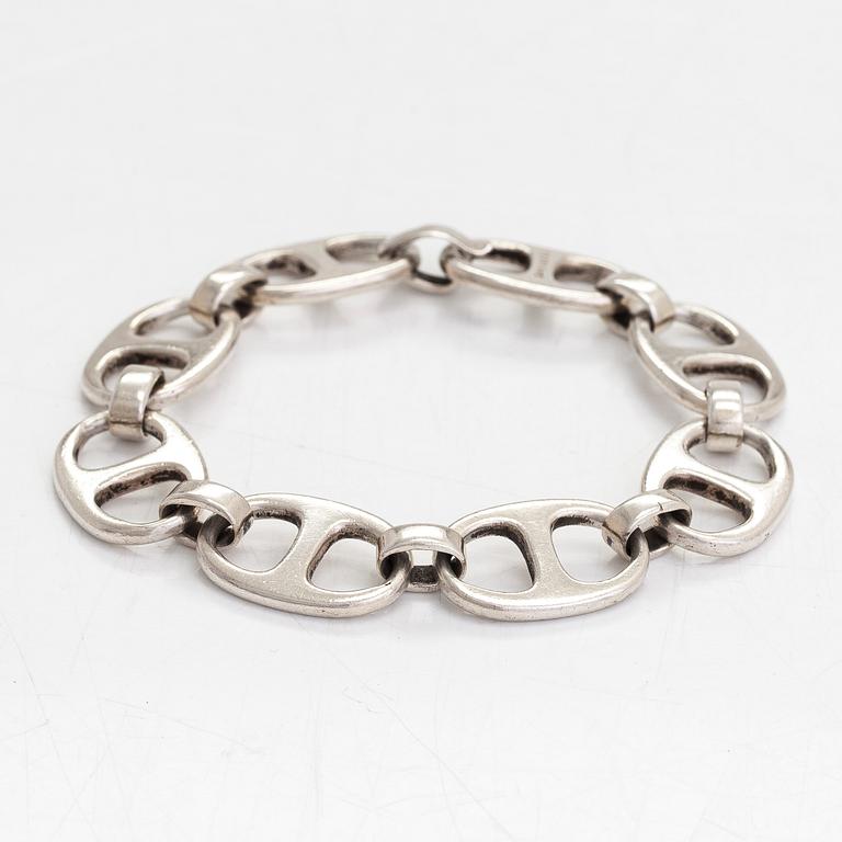 Bertel Gardberg, armband, silver. Hopeatehdas Oy, Helsingfors, 1962.