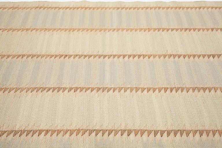 Barbro Nilsson, a textile, "Guldsågen", flat weave, ca 108,5-110 x 72-73 cm, unsigned.