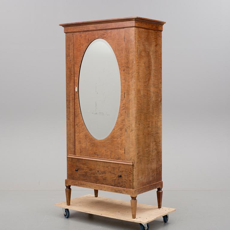 KLÄDSKÅP, 1920-tal.