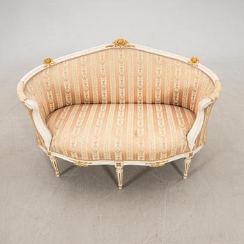 Sofa, known as "Badkarssoffa", in Gustavian style, early 20th century.