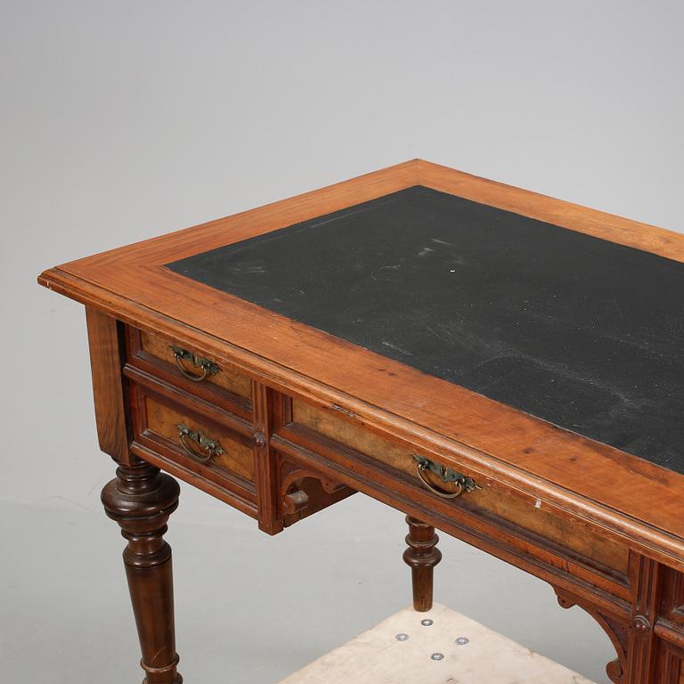 SKRIVBORD, Nyränesans, omkring år 1900.