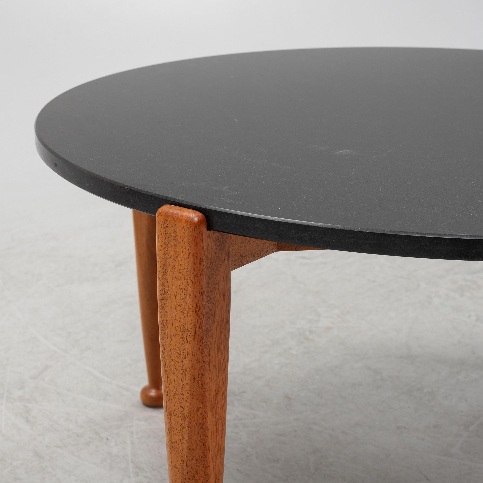 Josef Frank, soffbord, modell "965", Firma Svenskt Tenn.