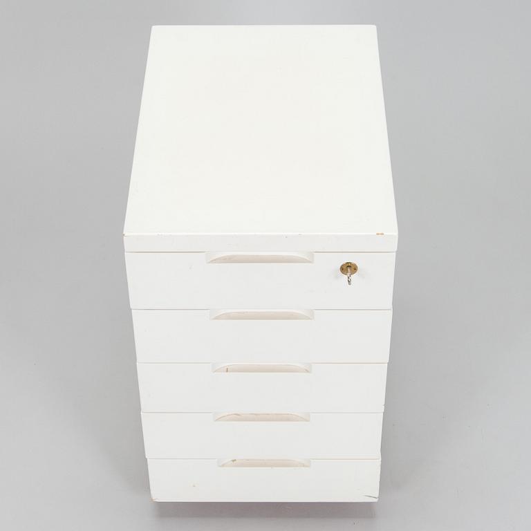 Alvar Aalto, laatikosto, malli 297, Artek, 1960–70-luku.
