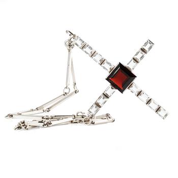 145. A WIWEN NILSSON garnet and rock crystal sterling silver necklace with pendant, Lund 1935.