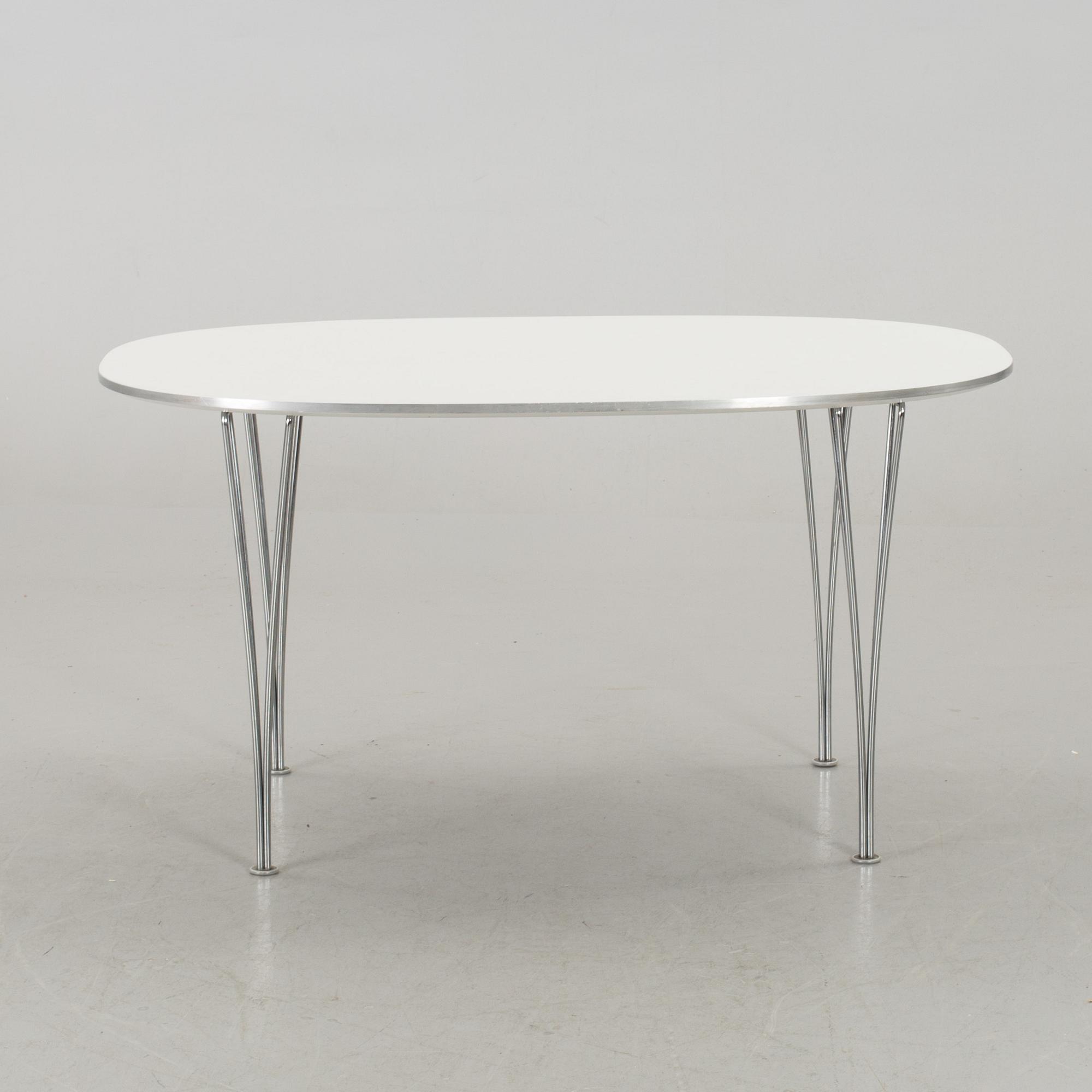 BRUNO MATHSSON OCH PIET HEIN, bord, "Superelips", Fritz Hansen, Danmark 1900-talets senare del.