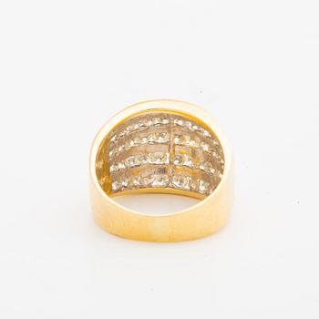 RING 18K guld m briljanter ca 1 ct totalt.