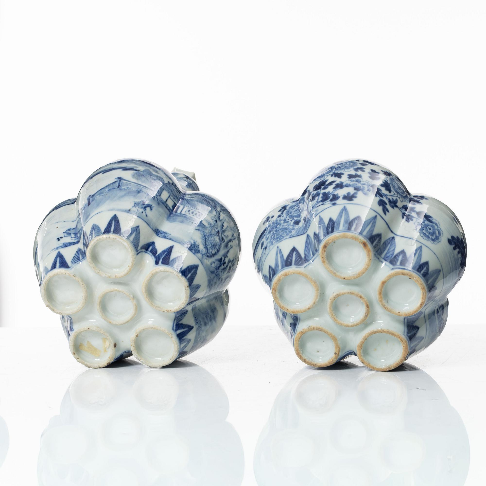 Two Chinese blue and white porcelain tulip vases, 20th century.
