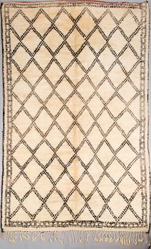 A North African "Beni Quarain" Carpet 139x206 cm.