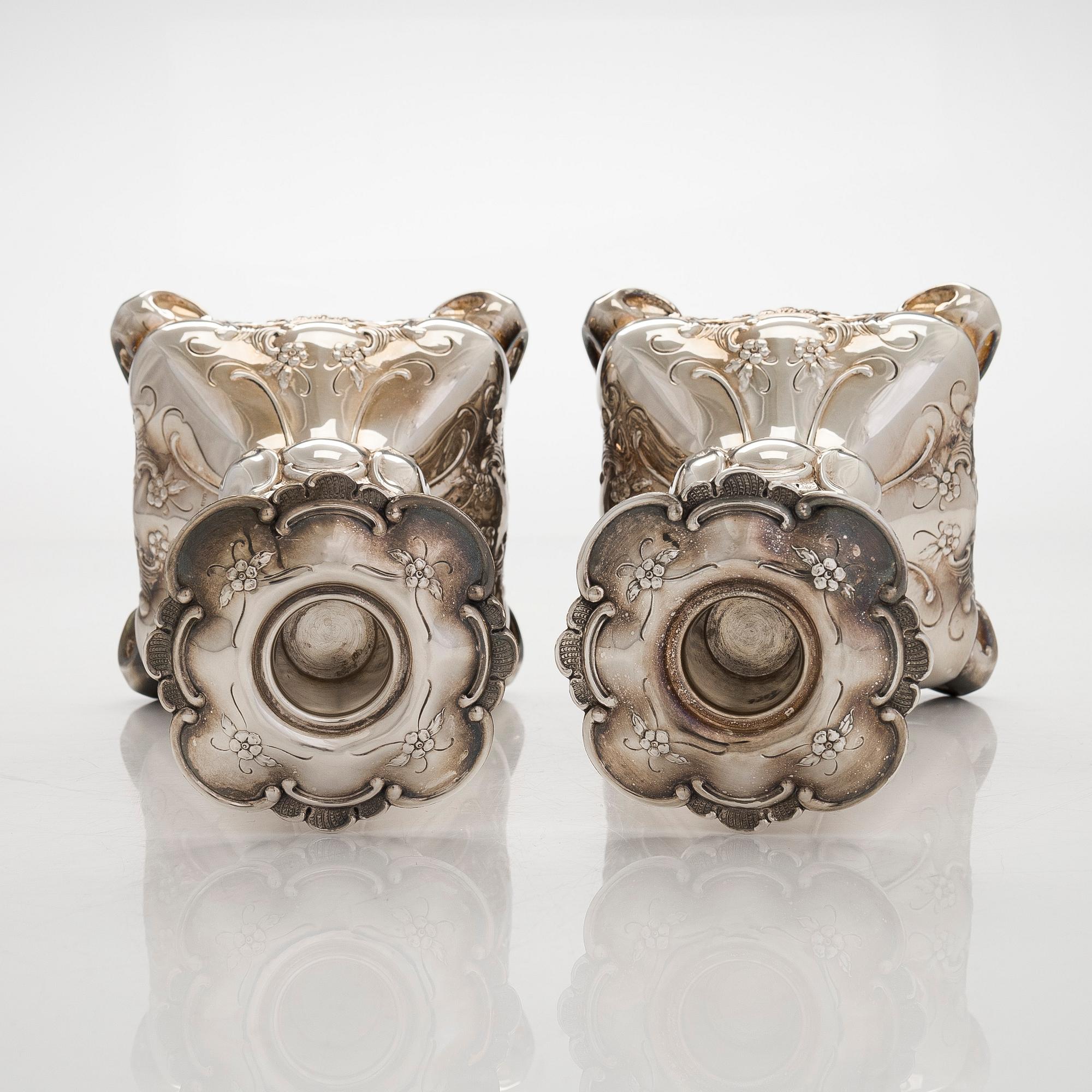 Kynttilänjalkapari, hopeaa, GAB, Ruotsi 1950.