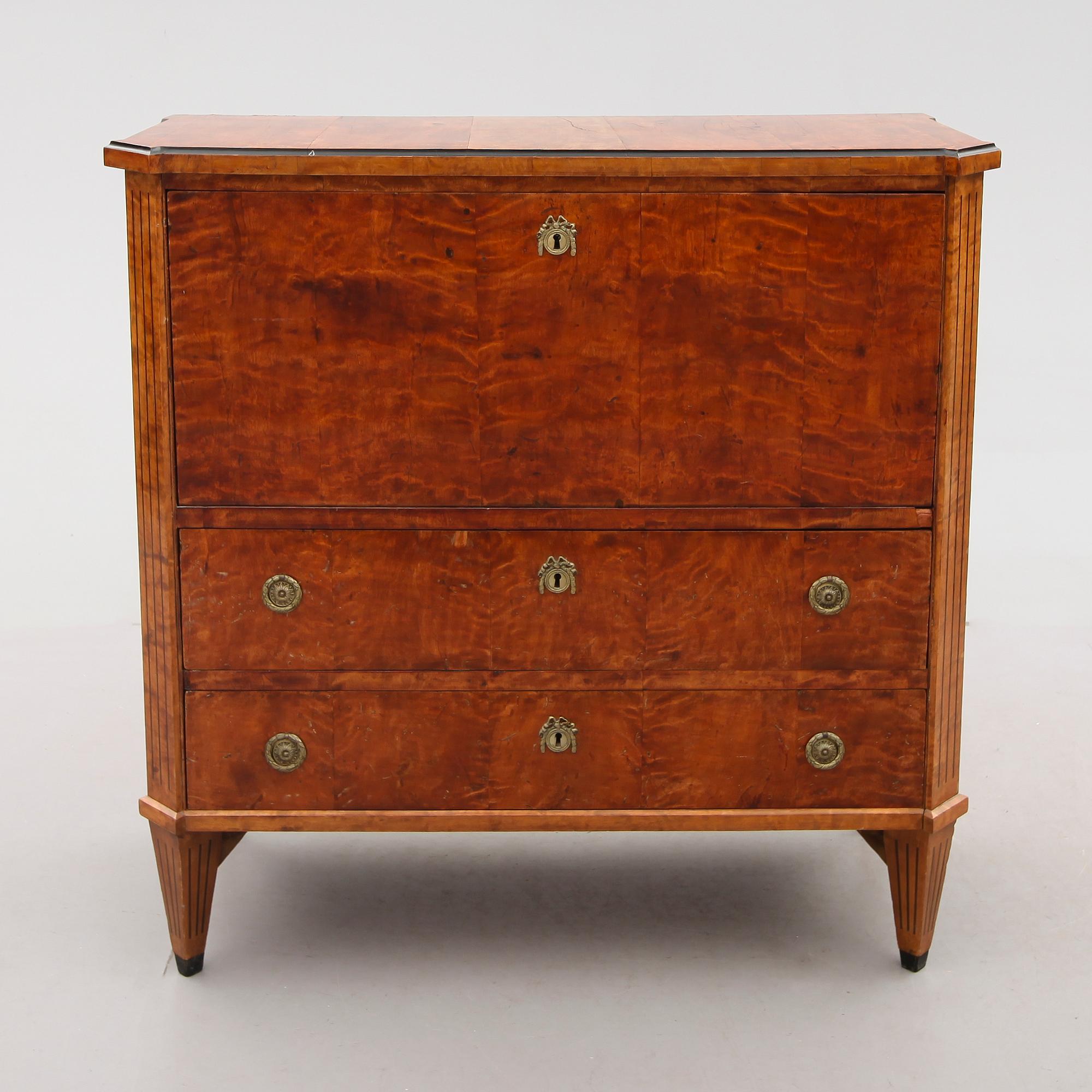 CHIFFONJÉ, gustaviansk stil, 1900-talets första hälft.