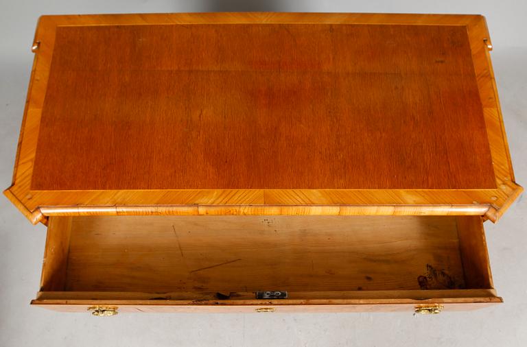 BYRÅ, sengustaviansk, 1700-/1800-tal.