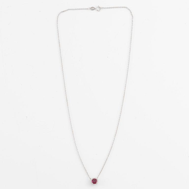 Necklace, 18K white gold with ruby and brilliant-cut diamonds.