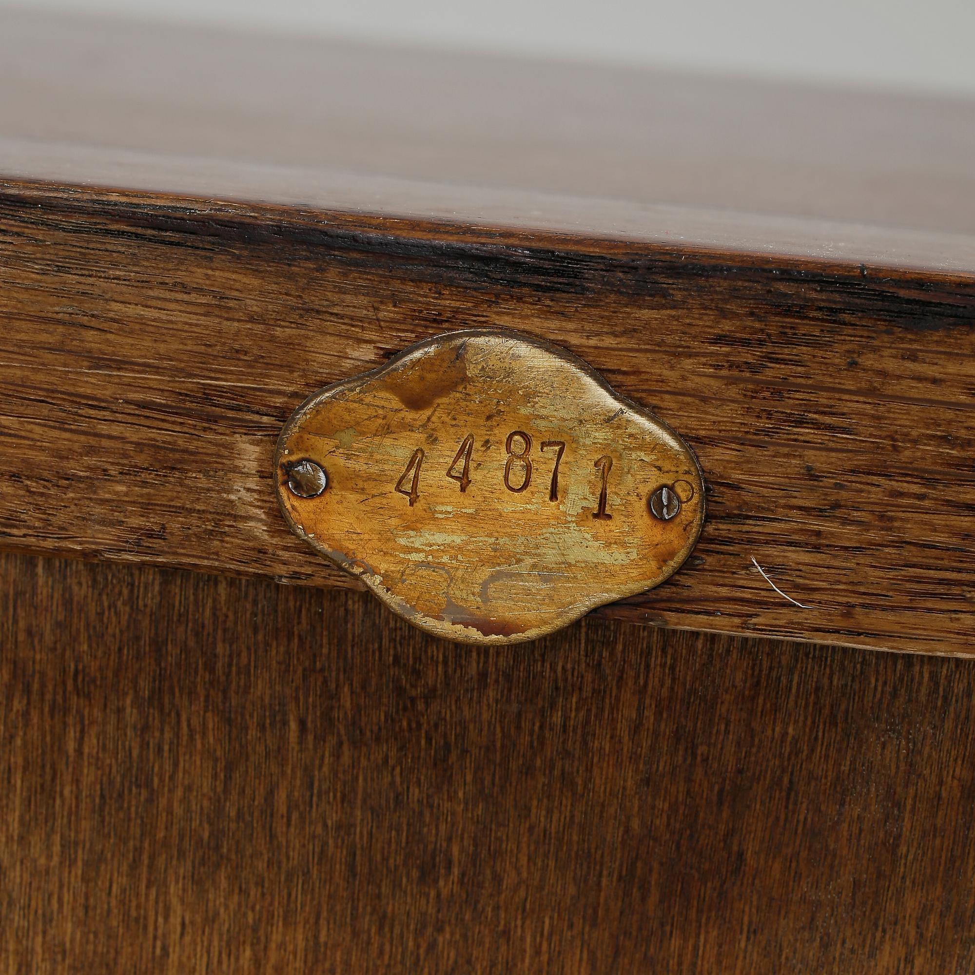 SIDEBOARD, 1900-tal.
