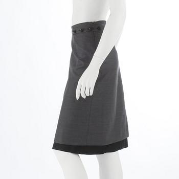 NOIR, a grey av black pencilskirt. Size 38.