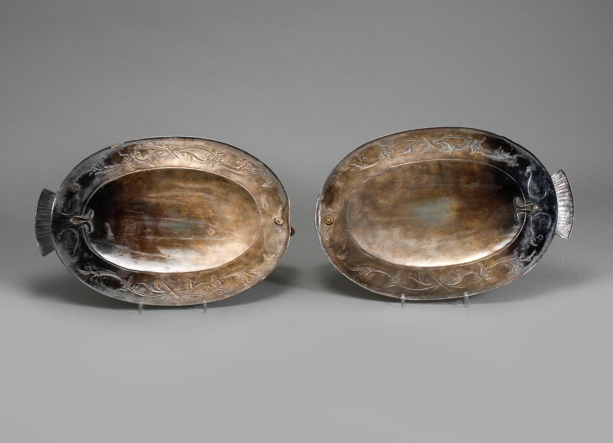 VÄGGLAMPETTER, ett par, nysilver, 1900-talets första del.