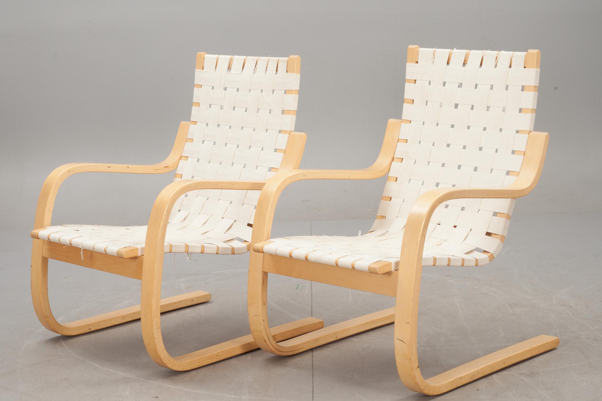 FÅTÖLJER, ett par. "406", Alvar Aalto.