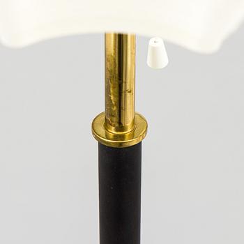 Alvar Aalto, 'Angel wing' model A 805 floor light manufactured by Valaisinpaja Oy, end of 20th century.