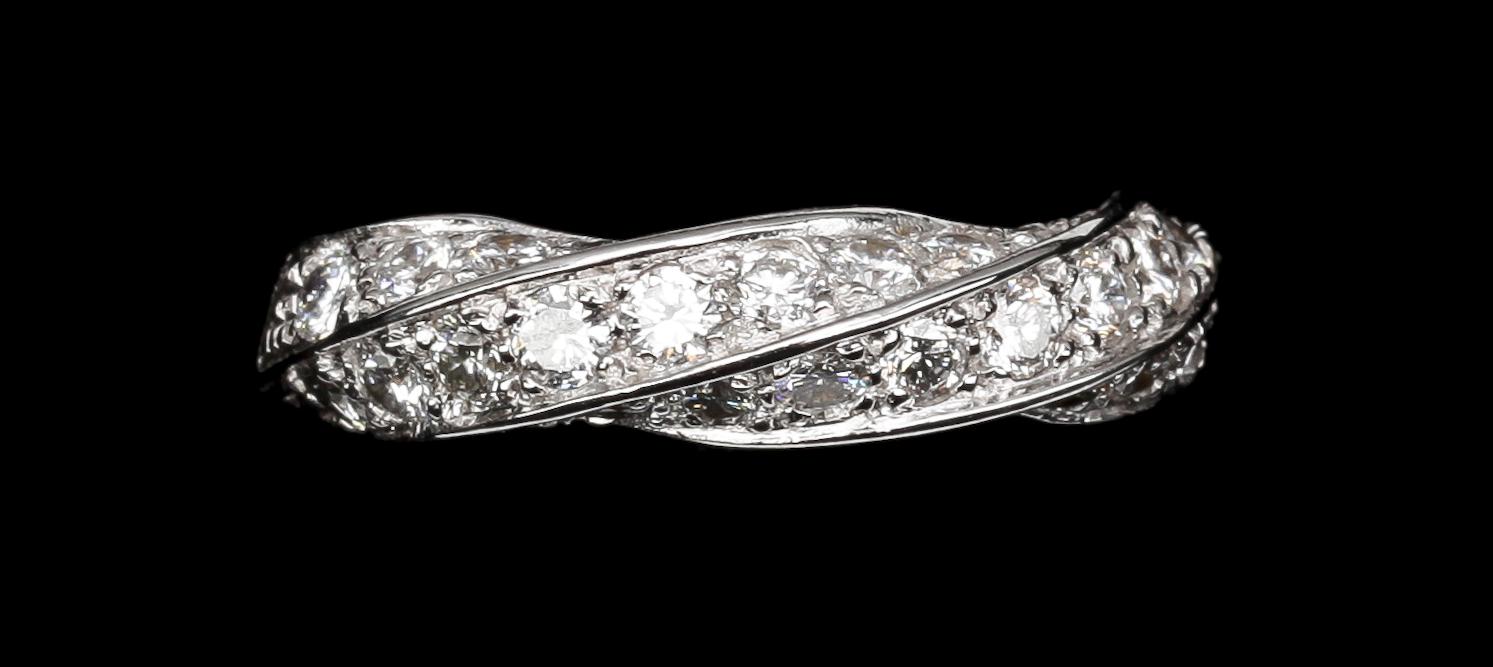 RING, 18k vitguld med briljantslipade diamanter, tot 1.00 ct enl gravyr.