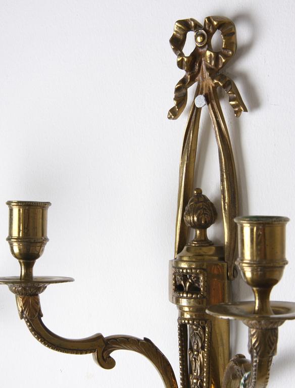 APPLIQUER, två par, Louis XVI-stil, mässing resp rokokostil.