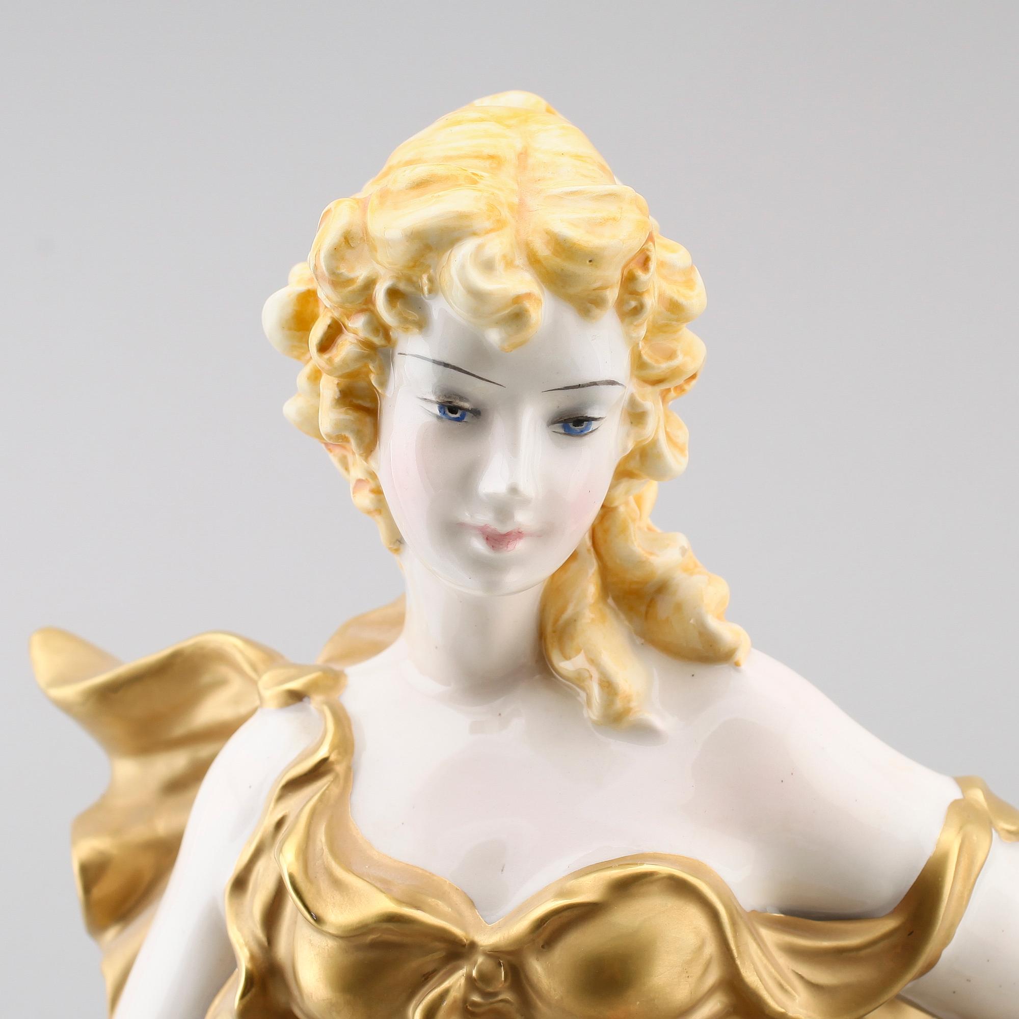FIGUR, porslin, Italien, 1900-talets andra hälft.