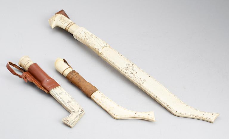 SAMEKNIVAR, 3 st, horn, bla med datering 1944.