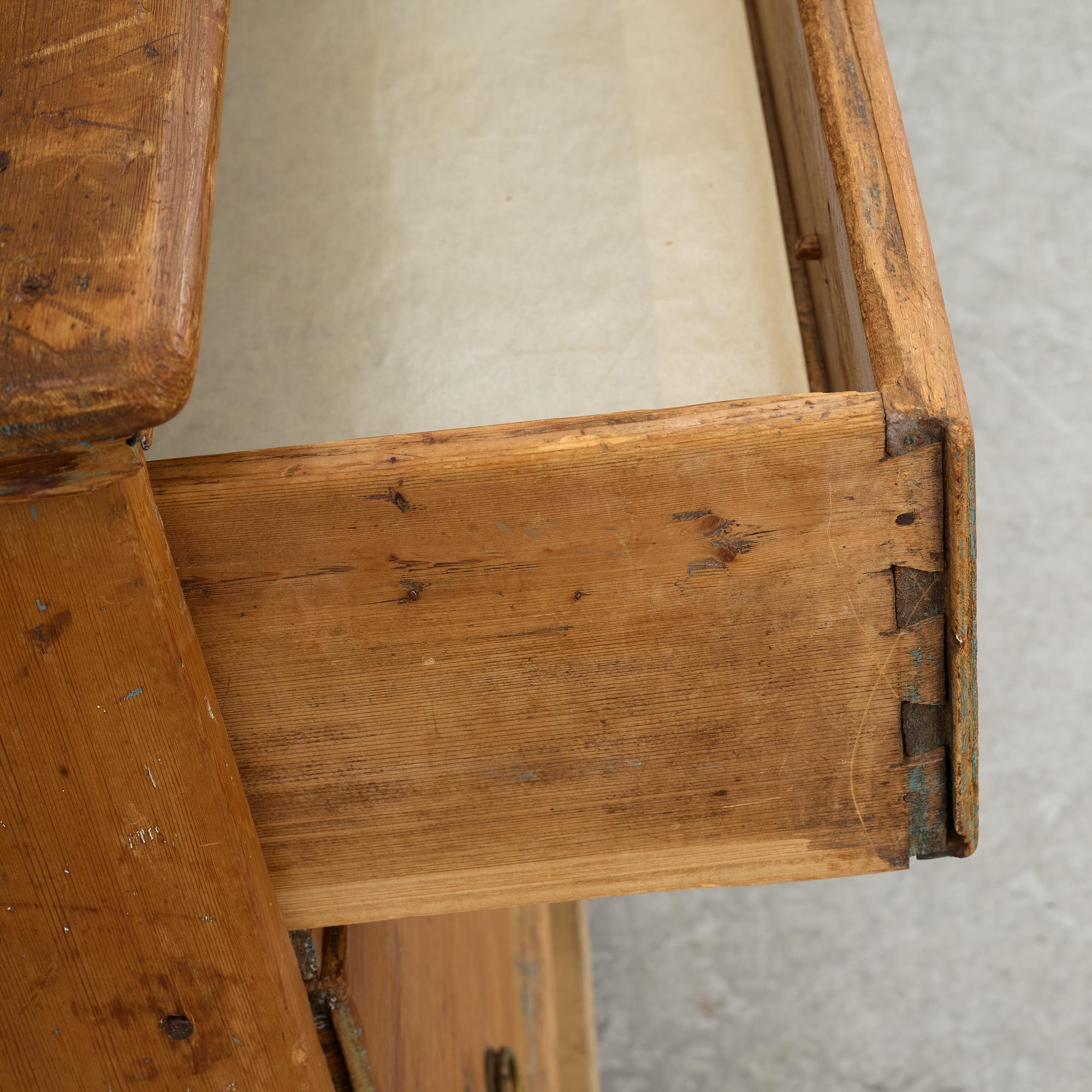 Cabinet, 18th century.