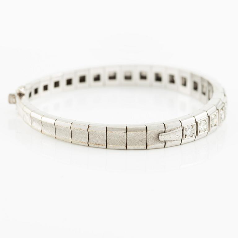 Armband 18K vitguld med runda briljantslipade diamanter.
