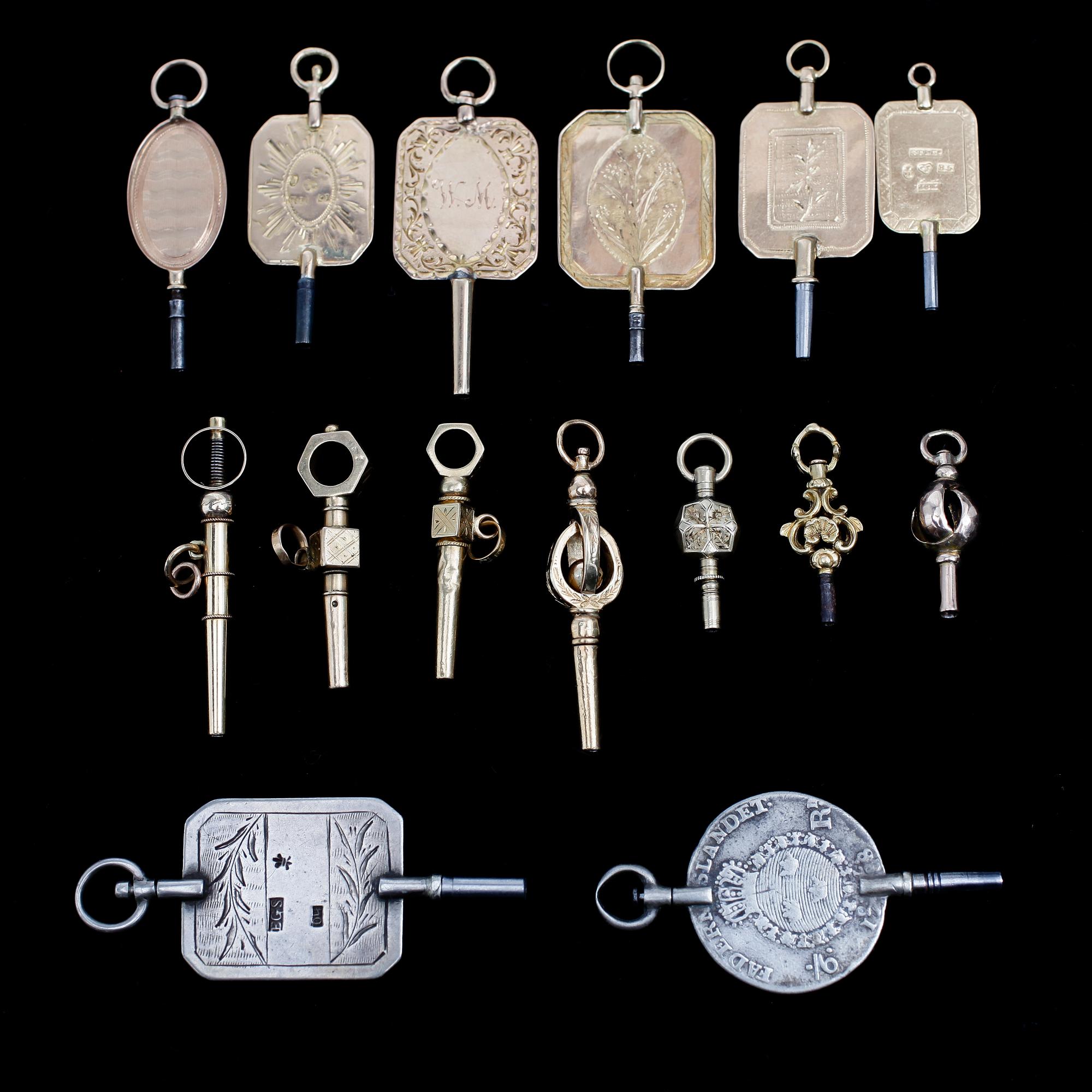 KLOCKNYCKLAR, 15st, 9 18k, 4 14k guld, 2 silver. 1700-1900-tal.