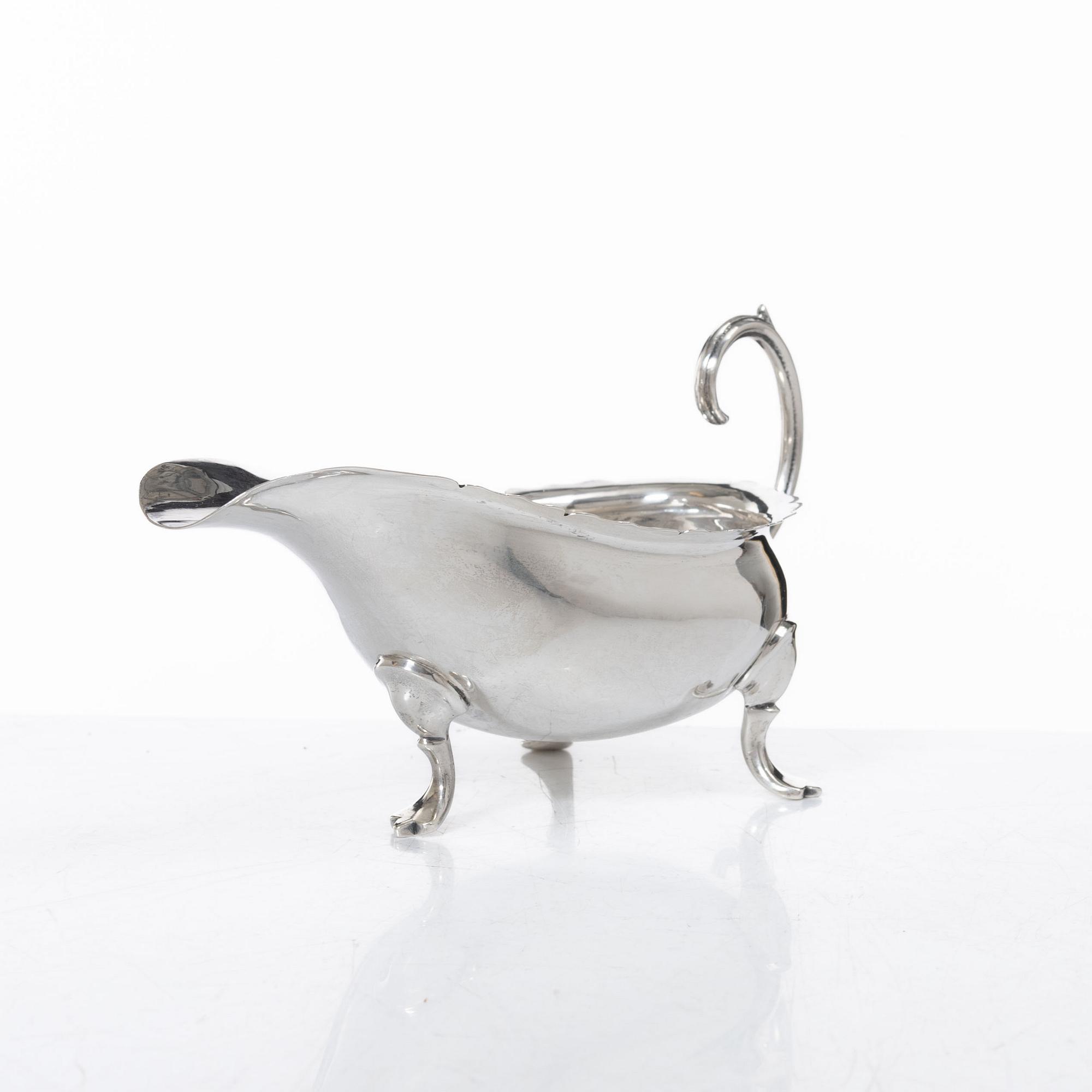 William Hutton & Sons Ltd, cream jug, silver, Birmingham, England 1901.