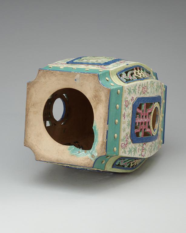 An 'enamel on copper' imitating ceramic garden seat, Qing dynasty, ca 1800.