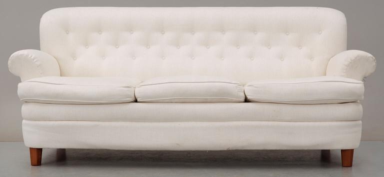 A Josef Frank sofa, Svenskt Tenn, model 568.