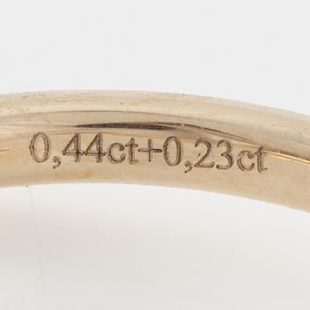 Ring in 18K gold set with brilliant-cut diamonds.