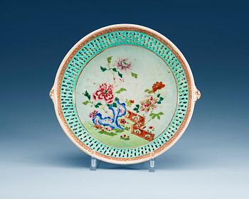 1459. A famille rose chestnut basket, Qing dynasty, Qianlong (1736-95).