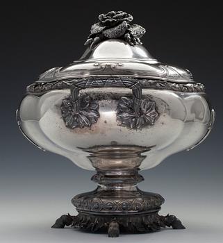 TERRIN, 84 silver, Stämplad "VAILLANT" Kontrollstämplad av Alexander Mitin  i St Petersburg 1858. Vikt 6381 g.