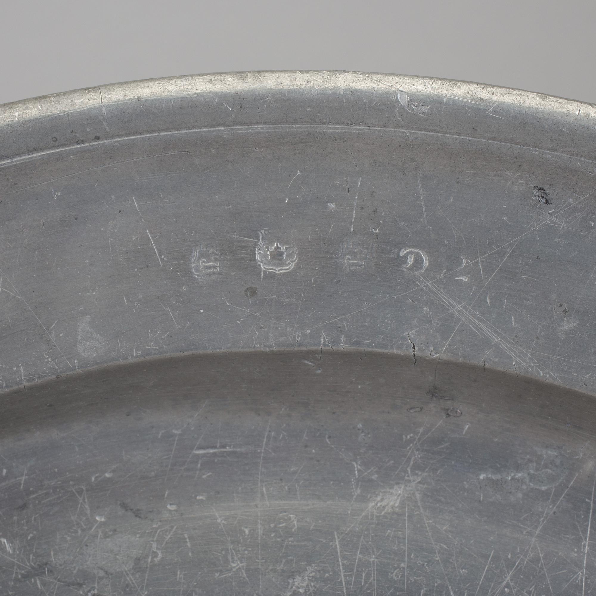 FAT, 7 stycken, tenn, bla Samuel Marnel, Stockholm, (1748-1775).