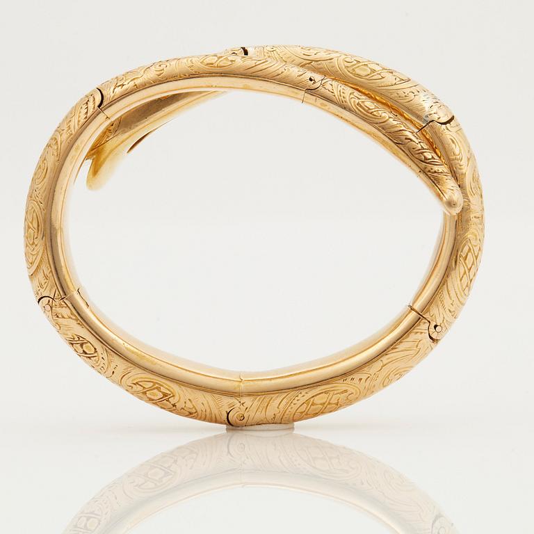 A BANGLE.