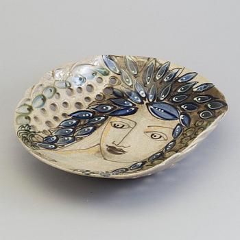 a stoneware plate by Otto Mulders, Norway -86.