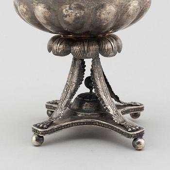 A Finnish 19th century silver sugar-bowl, marked Thomas Lilius, Turku 1843.