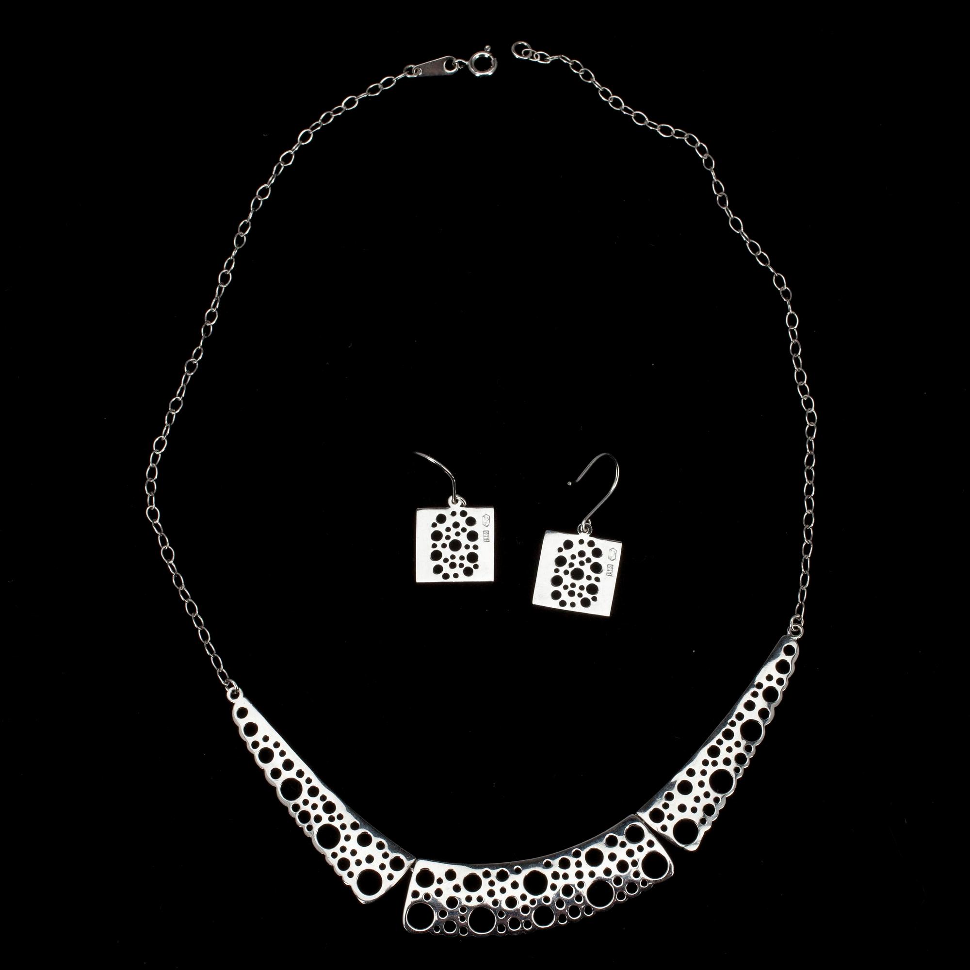 HALSSMYCKE samt ÖRHÄNGEN, silver, Liisa Vitali, Kultakeskus. 1900-talets slut/2000-tal. Vikt 10,5 g.