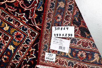 A carpet, Kashan, ca 497 x 298 cm.